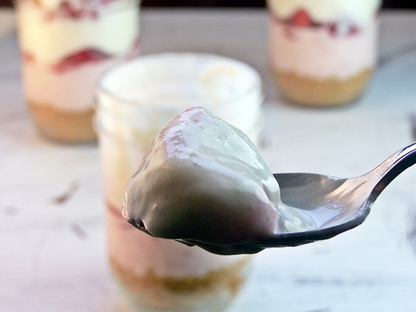 no-bake-strawberry-cheesecake-in-a-jar-10-cravingsofalunatic