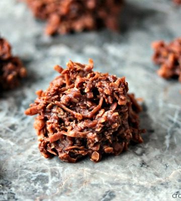 No Bake Coconut Macaroons | Simple, quick No Bake Cookies that will impress your guests without them ever guessing they took you about 10 minutes. Score!