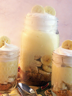 Last Minute OMG We Have Visitors Banana Cream Pie Parfaits from cravingsofalunatic.com- Super easy and quick to make. This is something I whip up on the fly when company shows up at the door without warning. You’ll love these little treats, and so will your guests! (@CravingsLunatic)
