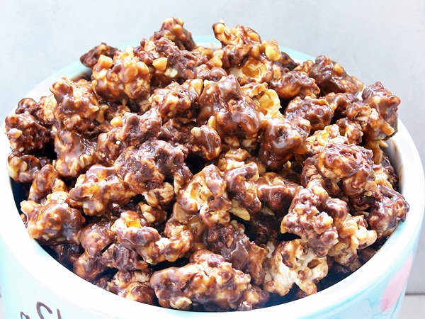 Turtle Popcorn Gone Wild | Cravings of a Lunatic | #popcorn #chocolate #snacks #candy