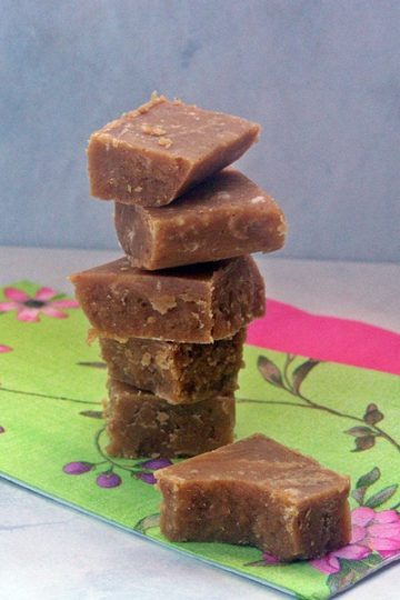 Brown Sugar Fudge | Classic, delicious and highly addictive!
