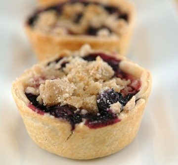 Very Berry Cheesecake Pie Bites: Guest Post by Whipped