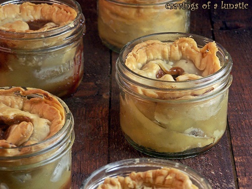 Apples Pies in Jars | Cravings of a Lunatic | #apple #applepie #dessert #pie