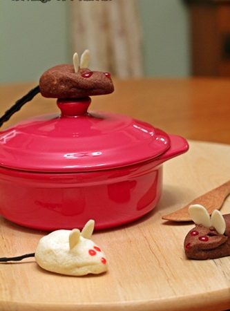 Mice Cookies are adorably cute for the holiday season. Super easy and fun to make!