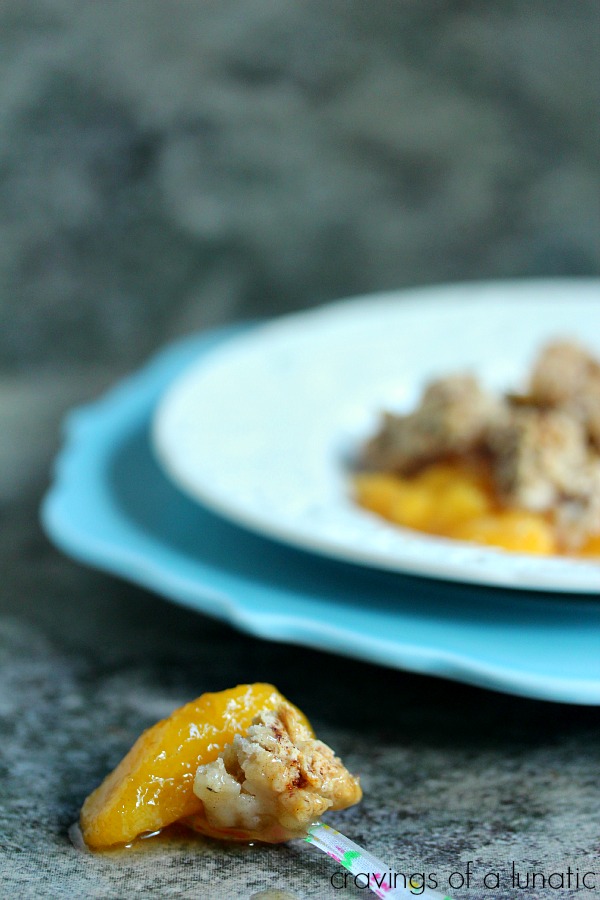 Peach Cobbler | cravingsofalunatic.com | #peach #dessert #fruit