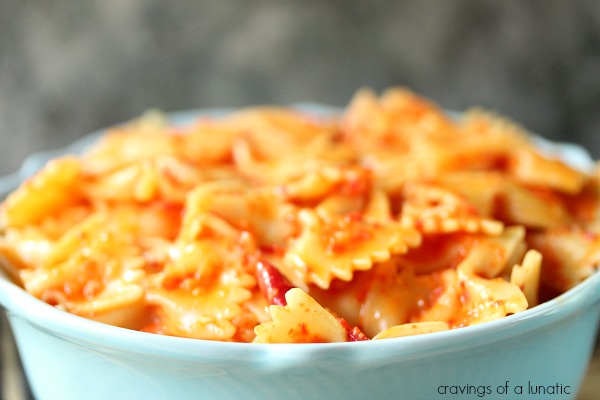 Roasted Red Pepper Pasta in a blue bowl.