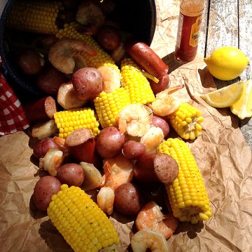 Low Country Boil | Guest Post by Taking On Magazines on Cravings of a Lunatic