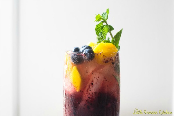 Blueberry Mango Mojito | Guest Post for #BoozeWeek from The Little Ferraro Kitchen on Cravings of a Lunatic