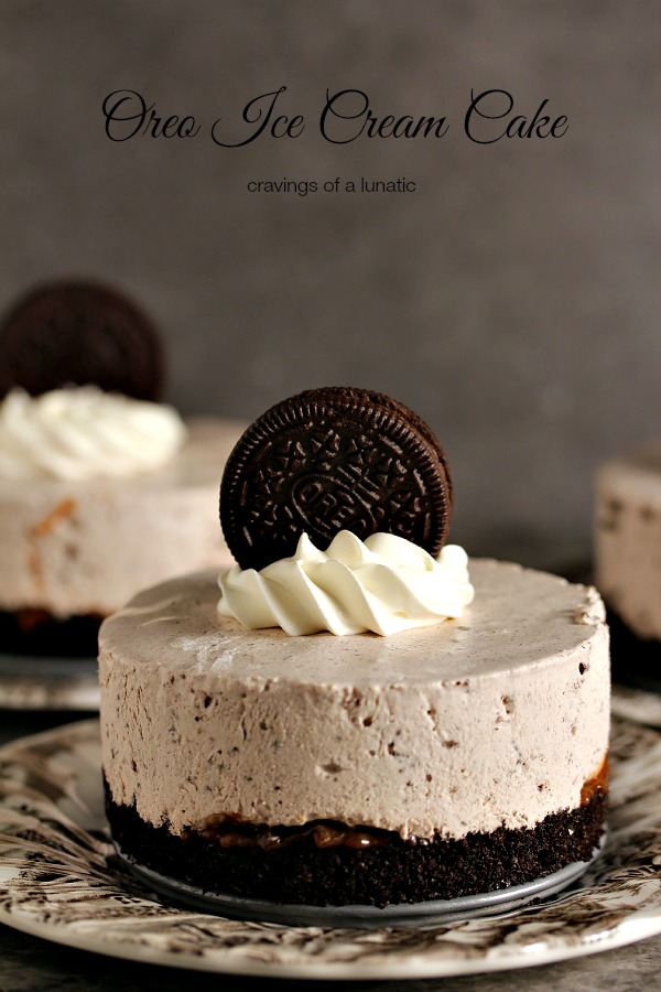 Oreo Ice Cream Cake | This is a super easy way to make a cheater ice cream dessert that will impress your family and friends.