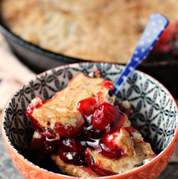 This cherry cobbler recipe is easy, quick and utterly delicious. It's topped with chocolate chip muffin mix for everyone who loves cherries with chocolate as much as I do! (@CravingsLunatic)