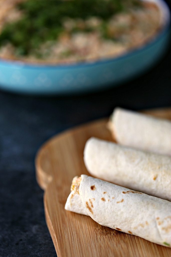 Chicken Fajita Mini Roll Ups from cravingsofalunatic.com- These chicken fajita roll ups are tiny in size but big on flavour! These are perfect to pack in lunches or to use as appetizers for parties.